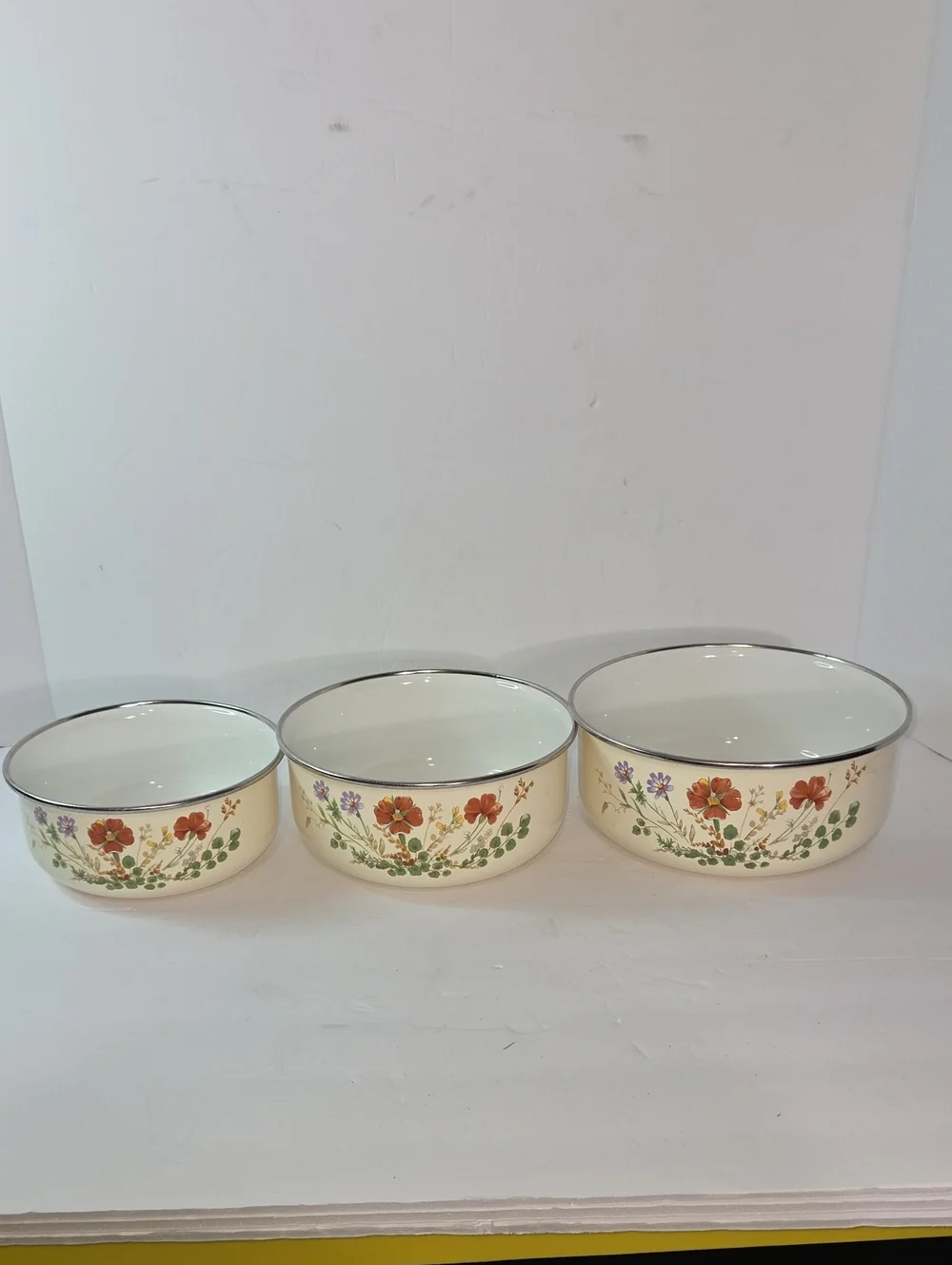 Mikasa Margaux Cream Enamel Metal Mixing Bowls Orange Floral Pattern Set Of 3